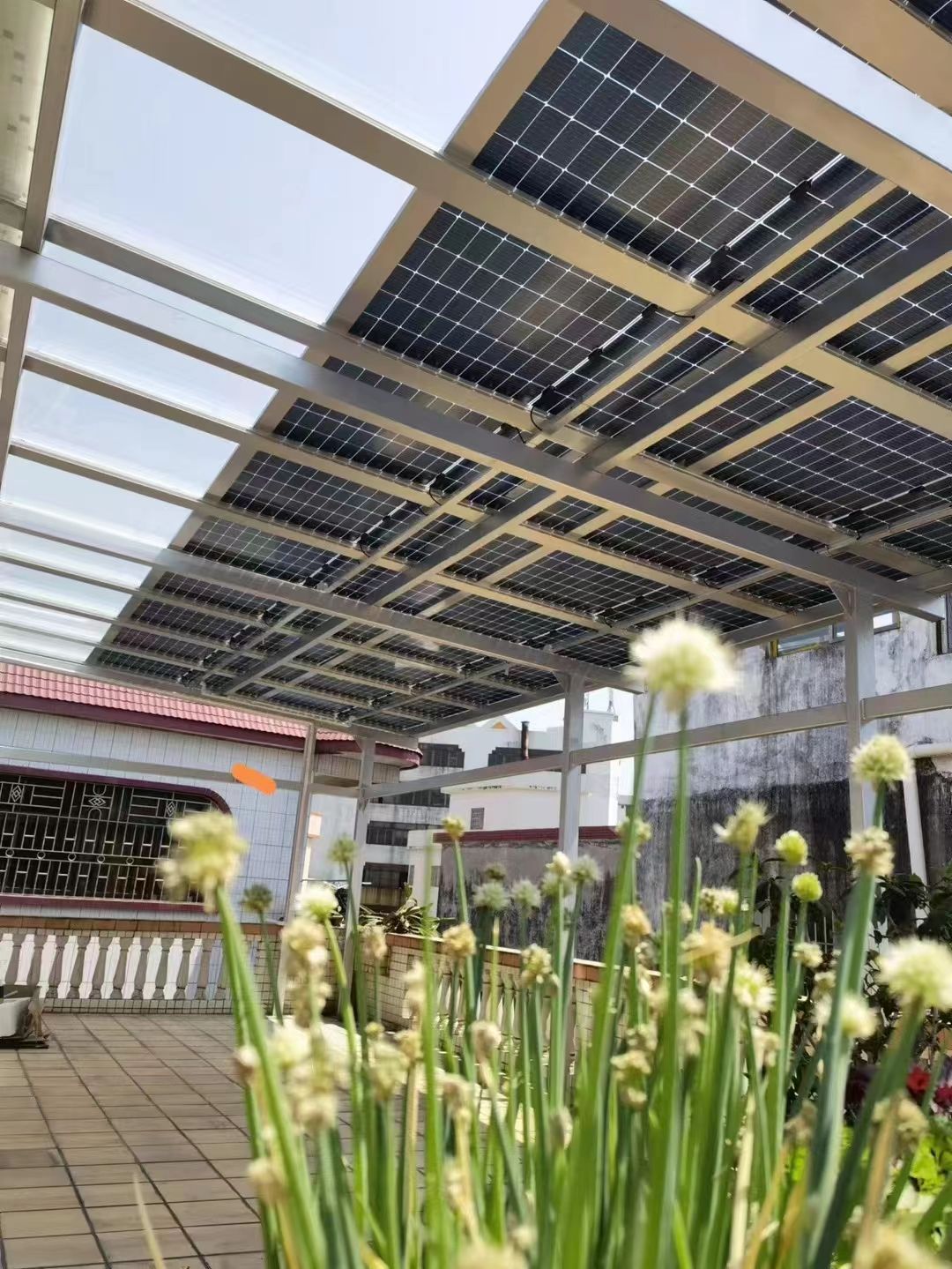 克孜勒苏别墅家用屋顶太阳能发电系统安装
